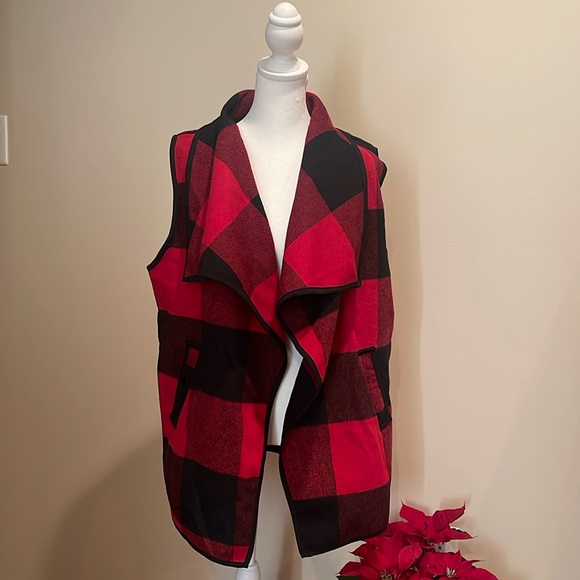 Buffalo plaid open-front vest - Picture 3 of 14
